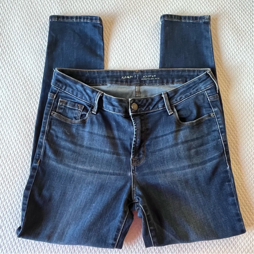 Old Navy Women’s Denim Rockstar Size 10 Short‎